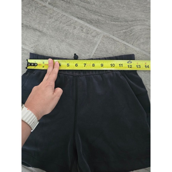 Lululemon Softstreme High Rise Short 4 in Athletic Running Womens Size 2 - Picture 3 of 6